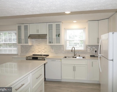 8406 Woodford Court - Photo Thumbnail 2