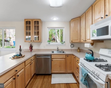 8459 Thames Street - Photo Thumbnail 2