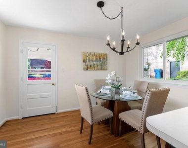 8459 Thames Street - Photo Thumbnail 8