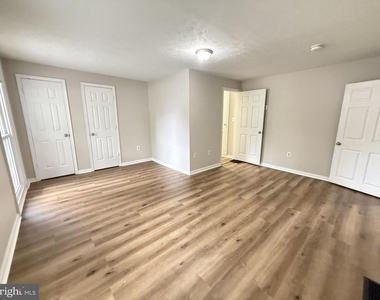 7889 Main Street - Photo Thumbnail 7