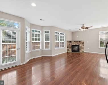 300 Kintyre Lane - Photo Thumbnail 11