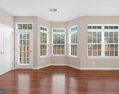 300 Kintyre Lane - Photo Thumbnail 9