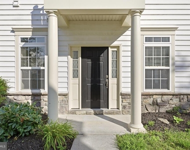 300 Kintyre Lane - Photo Thumbnail 2