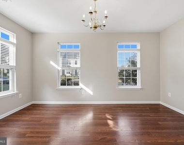 300 Kintyre Lane - Photo Thumbnail 15