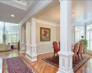 10084 Daniels Run Way - Photo Thumbnail 2