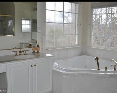 10084 Daniels Run Way - Photo Thumbnail 16