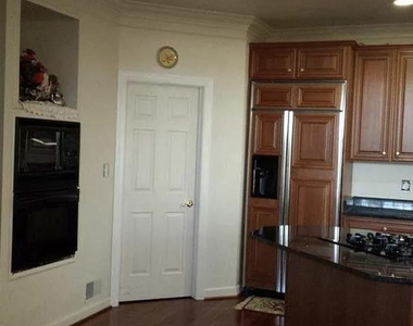 10084 Daniels Run Way - Photo Thumbnail 11