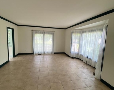 218 W Main Street - Photo Thumbnail 2