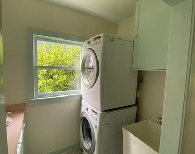 218 W Main Street - Photo Thumbnail 5