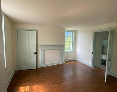 218 W Main Street - Photo Thumbnail 10