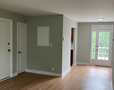 2980 S Columbus Street - Photo Thumbnail 6