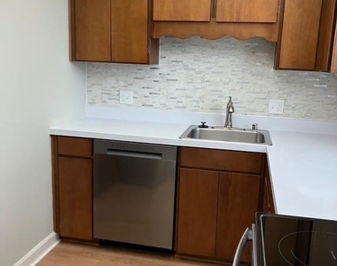 2980 S Columbus Street - Photo Thumbnail 10