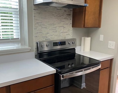 2980 S Columbus Street - Photo Thumbnail 11