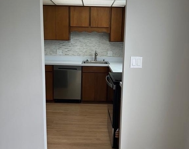 2980 S Columbus Street - Photo Thumbnail 9