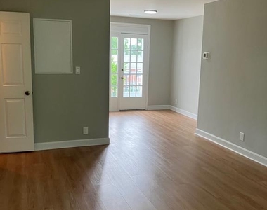2980 S Columbus Street - Photo Thumbnail 5