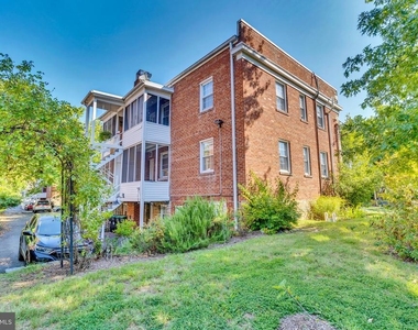 300 Commonwealth Avenue - Photo Thumbnail 18
