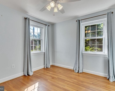 300 Commonwealth Avenue - Photo Thumbnail 9