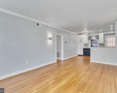 300 Commonwealth Avenue - Photo Thumbnail 1