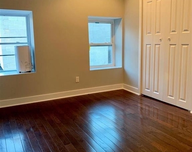723 Sansom Street - Photo Thumbnail 9