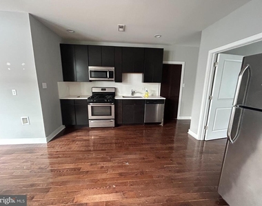723 Sansom Street - Photo Thumbnail 2
