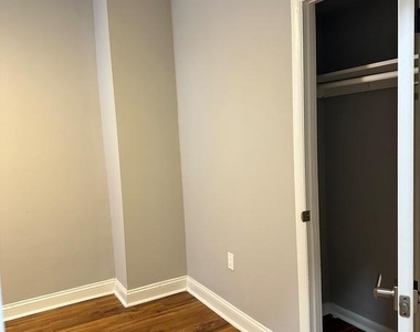 400-418 W Walnut Lane - Photo Thumbnail 22