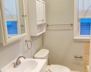 400-418 W Walnut Lane - Photo Thumbnail 14