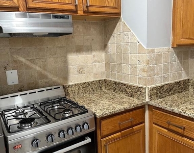 400-418 W Walnut Lane - Photo Thumbnail 5
