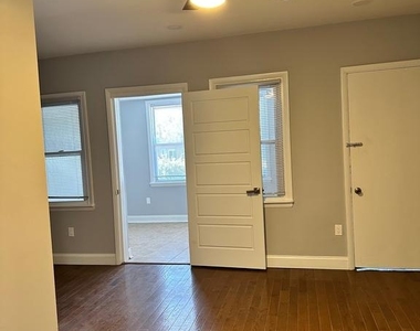400-418 W Walnut Lane - Photo Thumbnail 21
