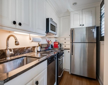1701 Locust Street - Photo Thumbnail 4