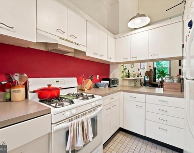 1510 Green Street - Photo Thumbnail 6