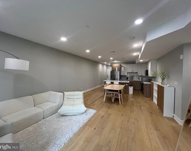 700 Moyer Street - Photo Thumbnail 4