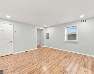 934 New Market Street - Photo Thumbnail 5