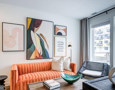 503-29 N Columbus Boulevard - Photo Thumbnail 23