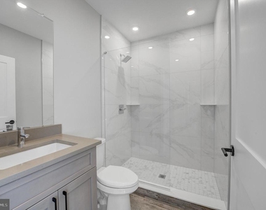 1205 S 15th Street - Photo Thumbnail 2