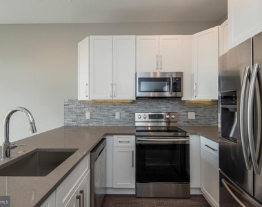 1340 S 13th Street - Photo Thumbnail 7