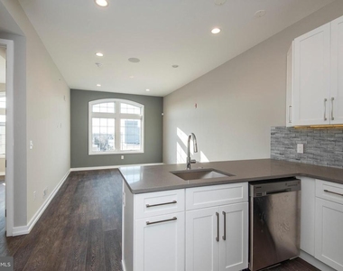 1340 S 13th Street - Photo Thumbnail 2