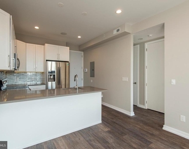 1340 S 13th Street - Photo Thumbnail 5