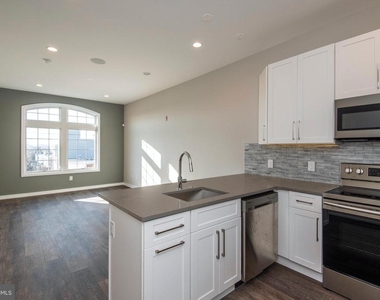 1340 S 13th Street - Photo Thumbnail 3