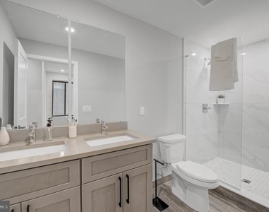 1205 S 15th Street - Photo Thumbnail 3