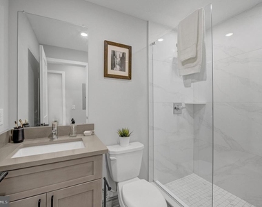1205 S 15th Street - Photo Thumbnail 10