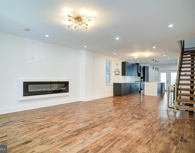 3038 Salmon Street - Photo Thumbnail 5