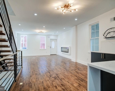 3038 Salmon Street - Photo Thumbnail 6