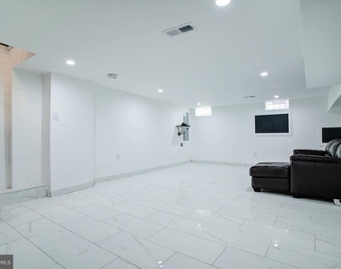 3038 Salmon Street - Photo Thumbnail 35