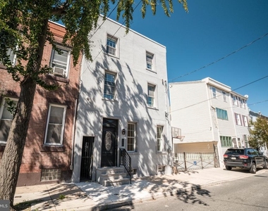 3038 Salmon Street - Photo Thumbnail 2