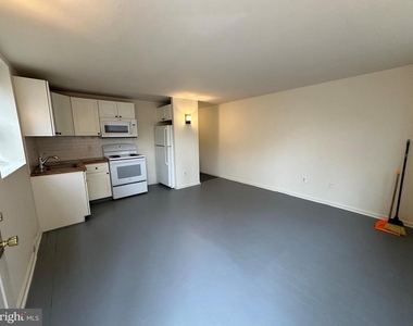 2621 E Thompson Street - Photo Thumbnail 8