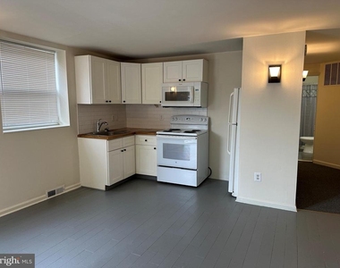 2621 E Thompson Street - Photo Thumbnail 9
