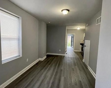 5633 Malcolm Street - Photo Thumbnail 9