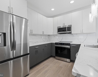 1111 S 24th Street - Photo Thumbnail 4