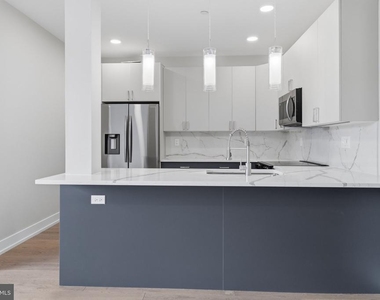 1111 S 24th Street - Photo Thumbnail 3