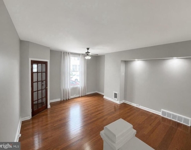 2643 Emerald Street - Photo Thumbnail 2